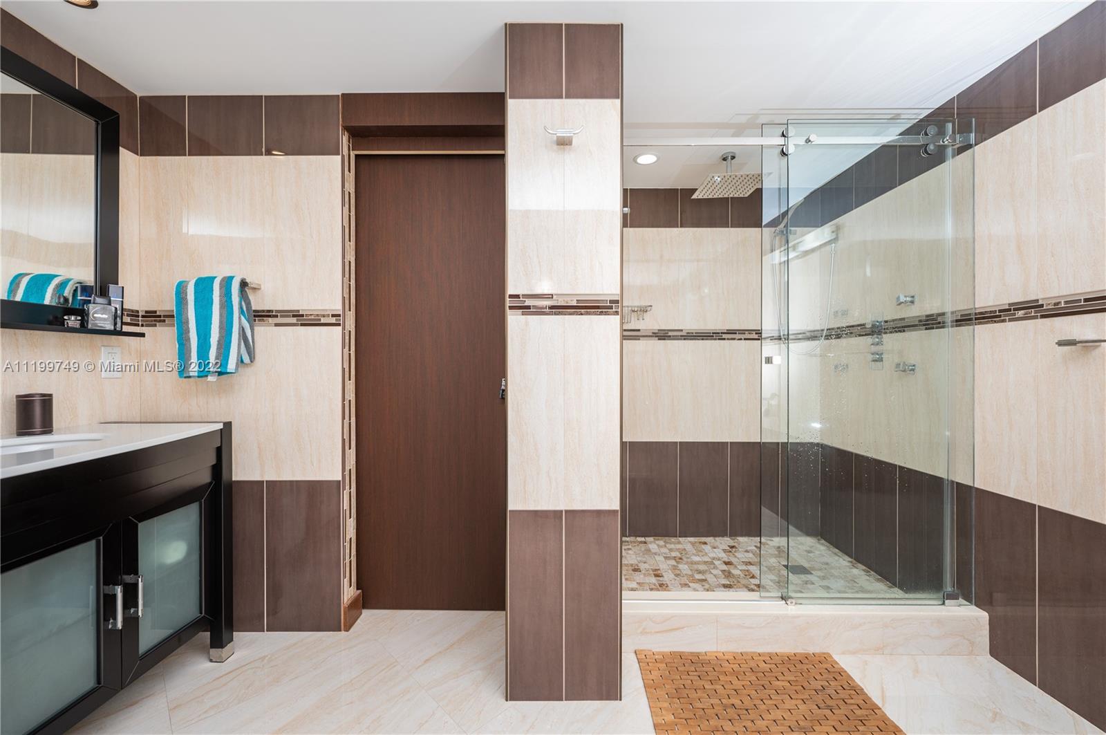PLAZA TOWERS NORTH CONDO - Residential Lease