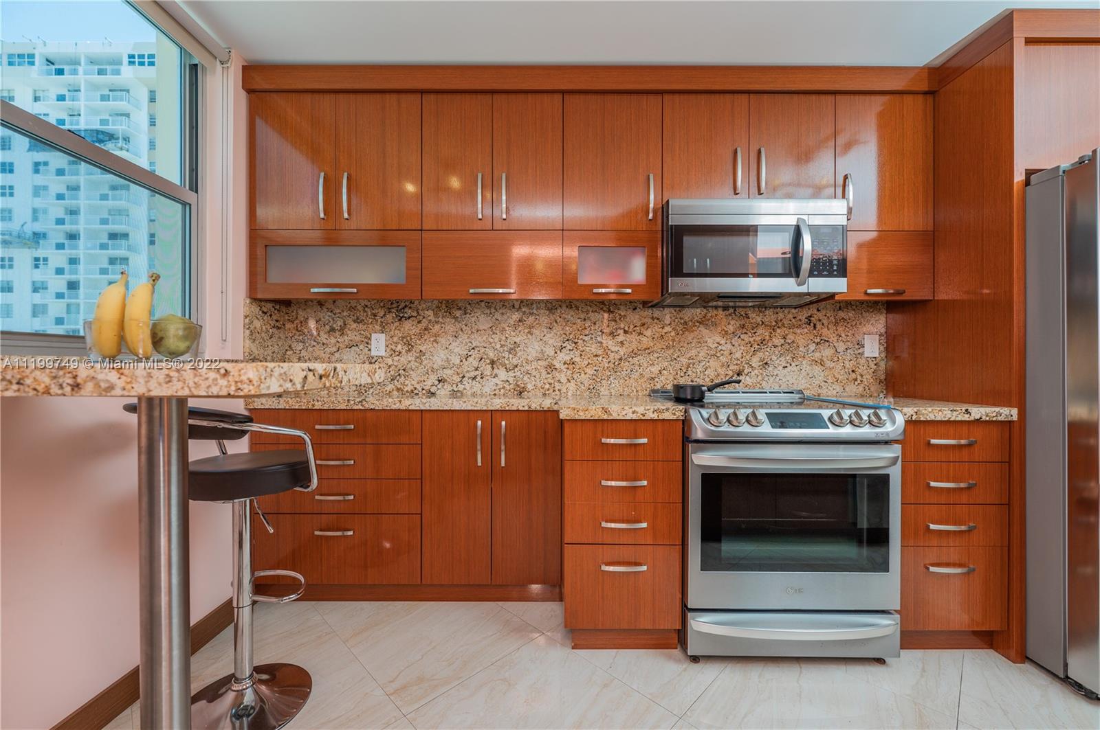 PLAZA TOWERS NORTH CONDO - Residential Lease