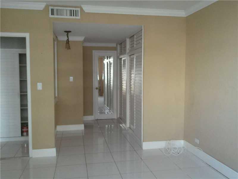 BRICKELL BAY TOWER CONDO - Residential Lease