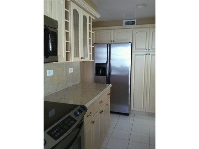 BRICKELL BAY TOWER CONDO - Residential Lease