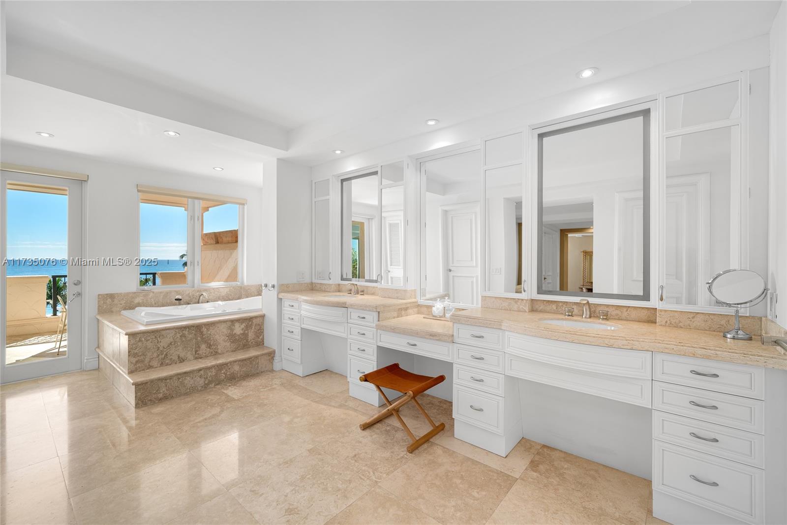 FISHER ISLAND - Residential