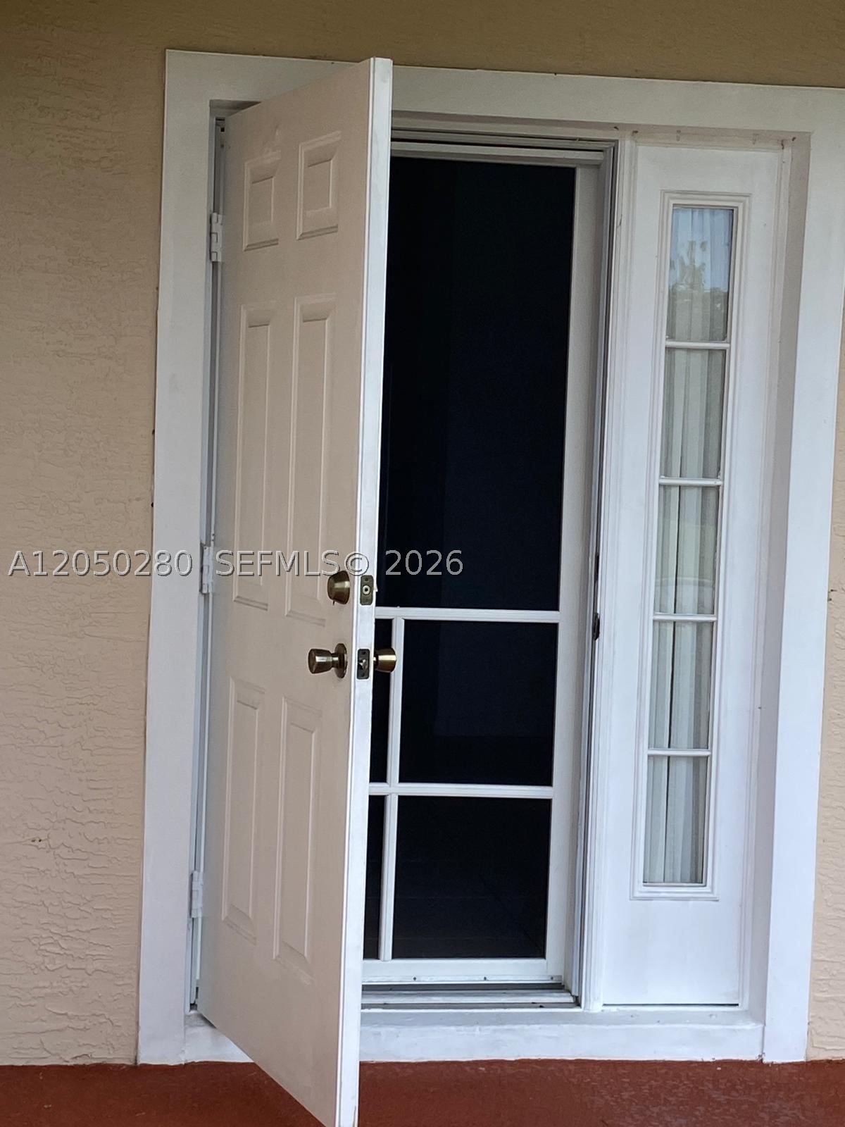 LAS PALMAS - Residential Lease