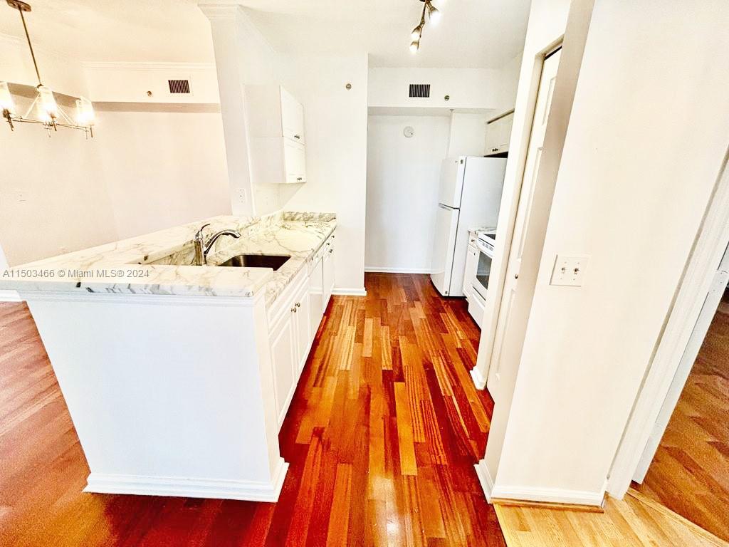 PORTO BELLAGIO CONDO - Residential Lease