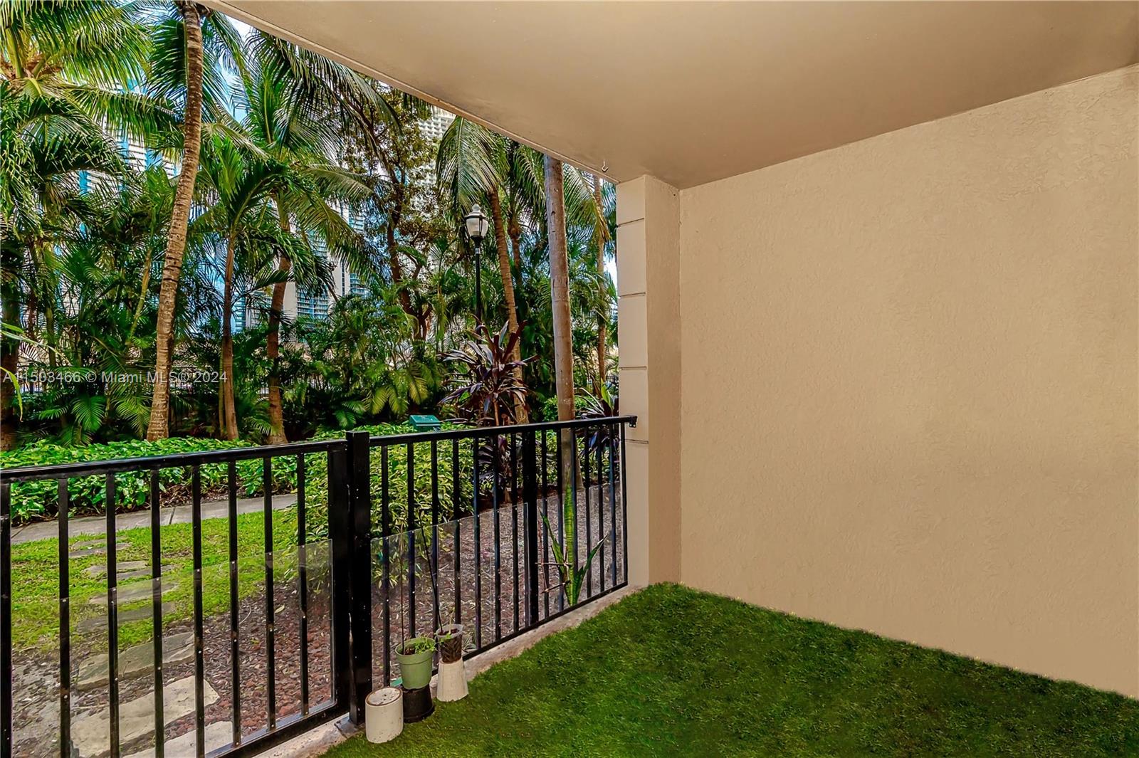PORTO BELLAGIO CONDO - Residential Lease