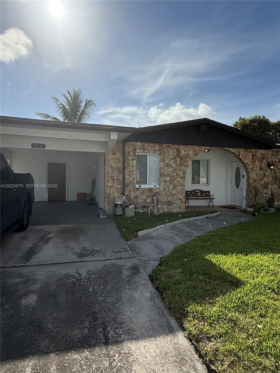LAUDERDALE MANOR HOMESITE - Residential Lease