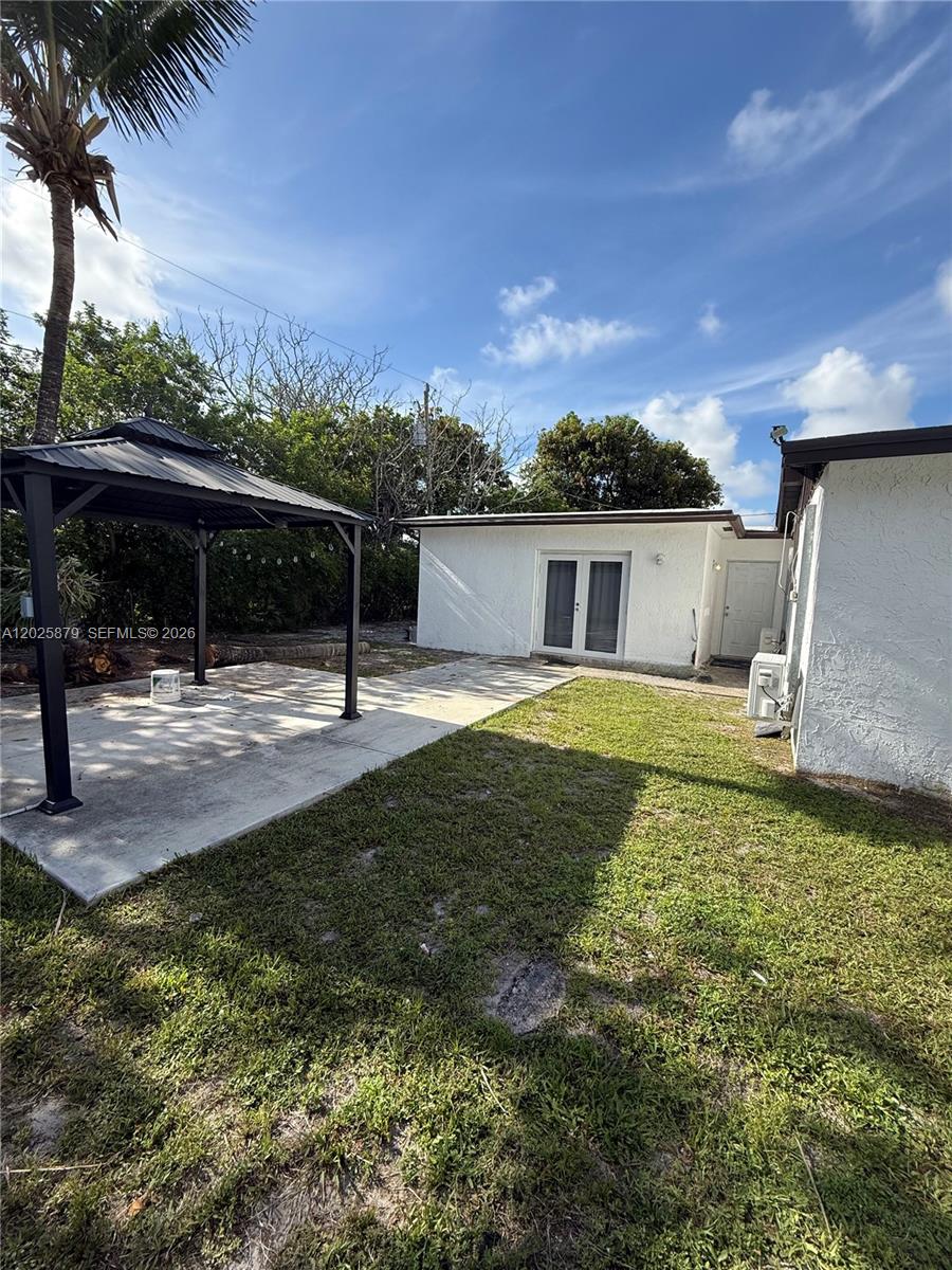 LAUDERDALE MANOR HOMESITE - Residential Lease