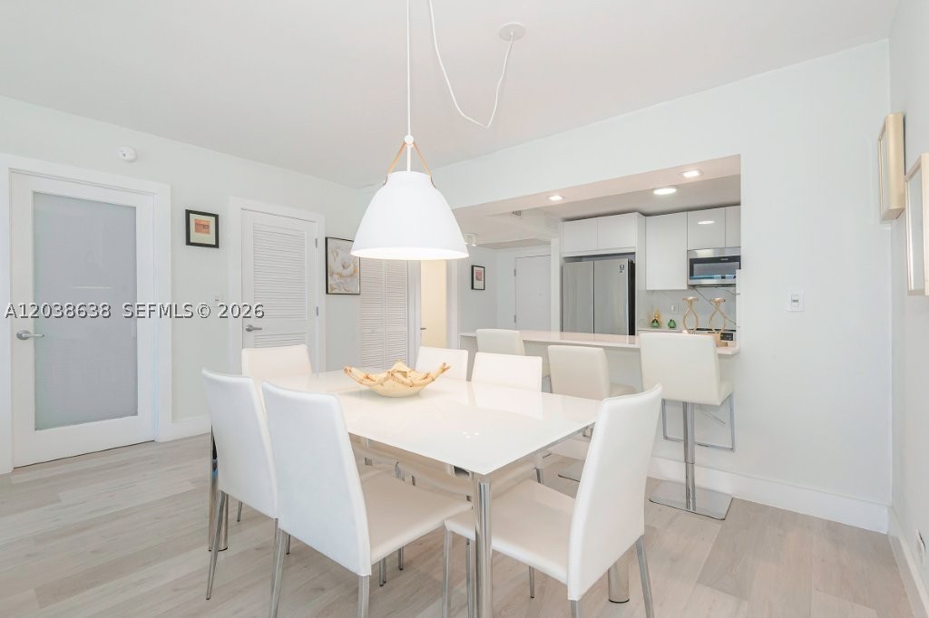 RONEY PALACE CONDO - Residential Lease