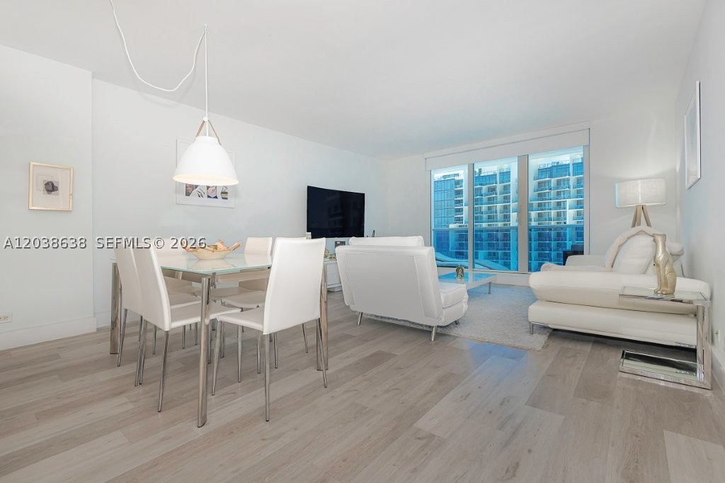 RONEY PALACE CONDO - Residential Lease