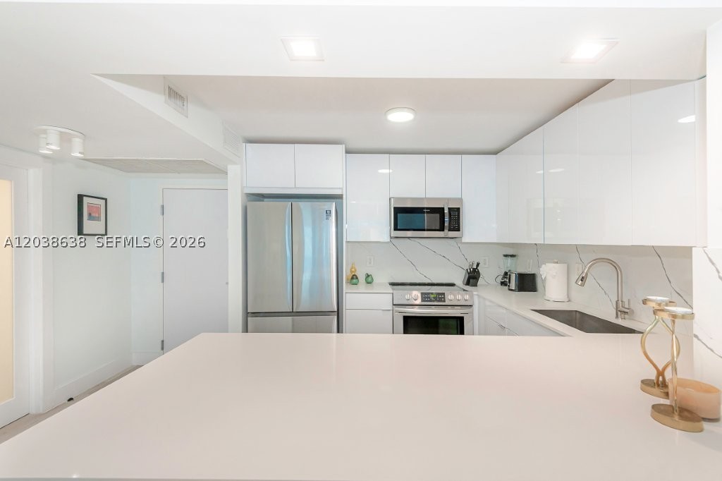 RONEY PALACE CONDO - Residential Lease