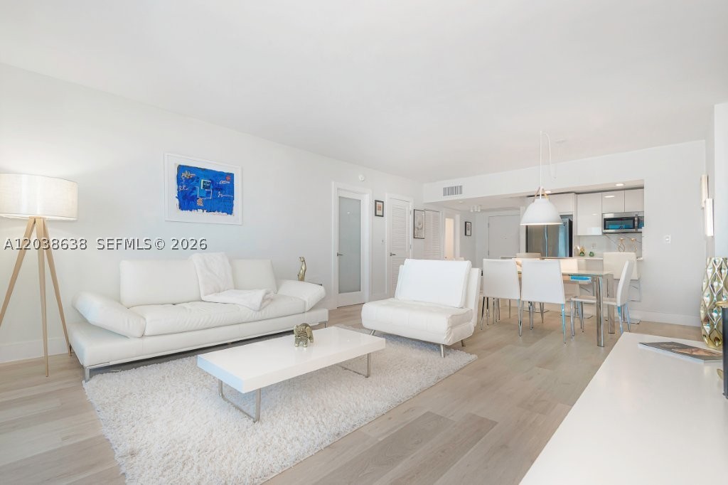 RONEY PALACE CONDO - Residential Lease