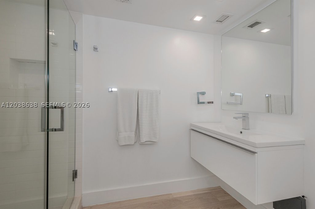 RONEY PALACE CONDO - Residential Lease