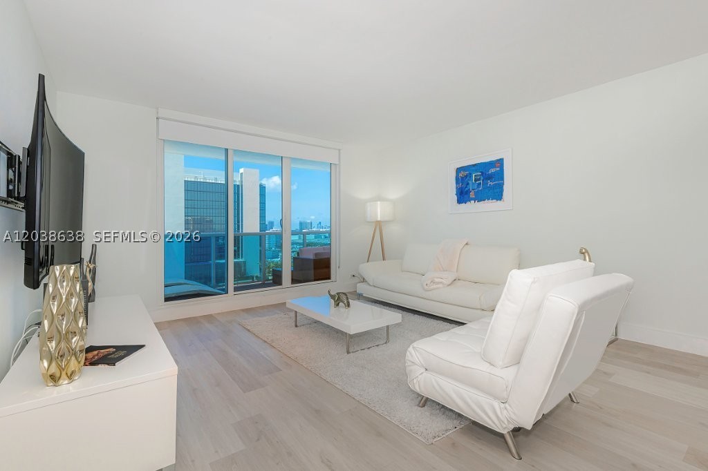 RONEY PALACE CONDO - Residential Lease
