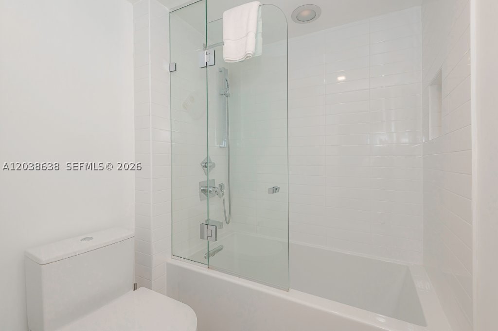 RONEY PALACE CONDO - Residential Lease