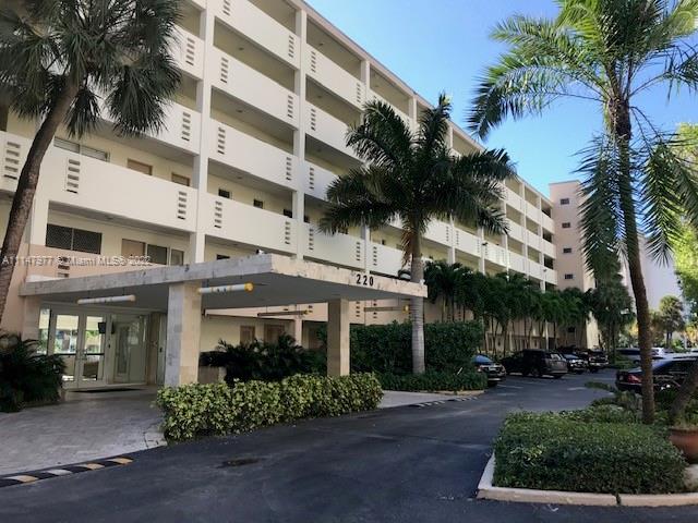 KINGS POINT IMPERIAL COND - Residential Lease