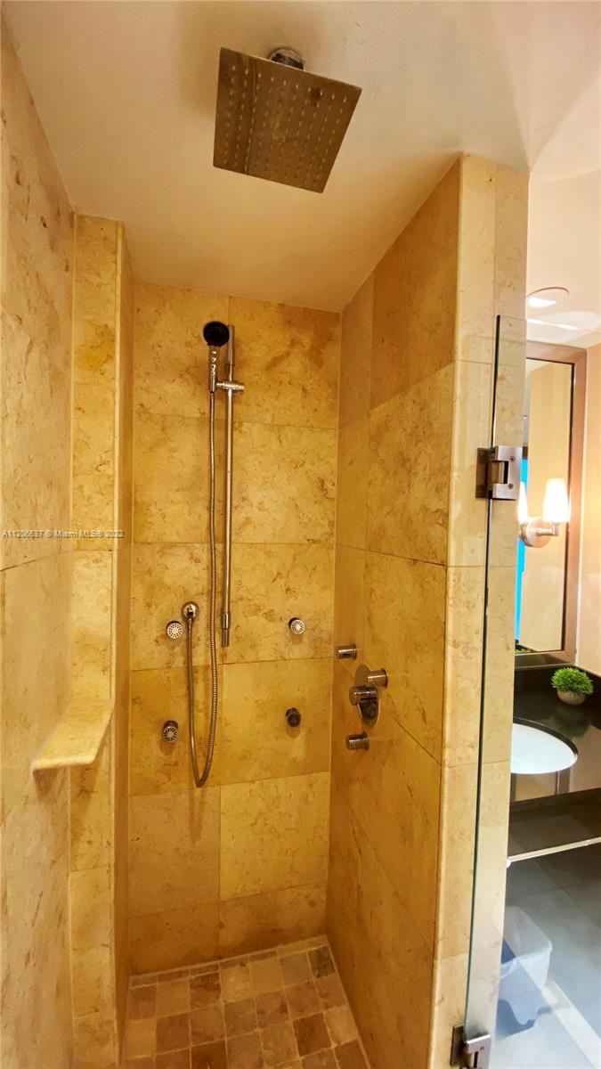 DE SOLEIL S BCH RESIDENTI - Residential