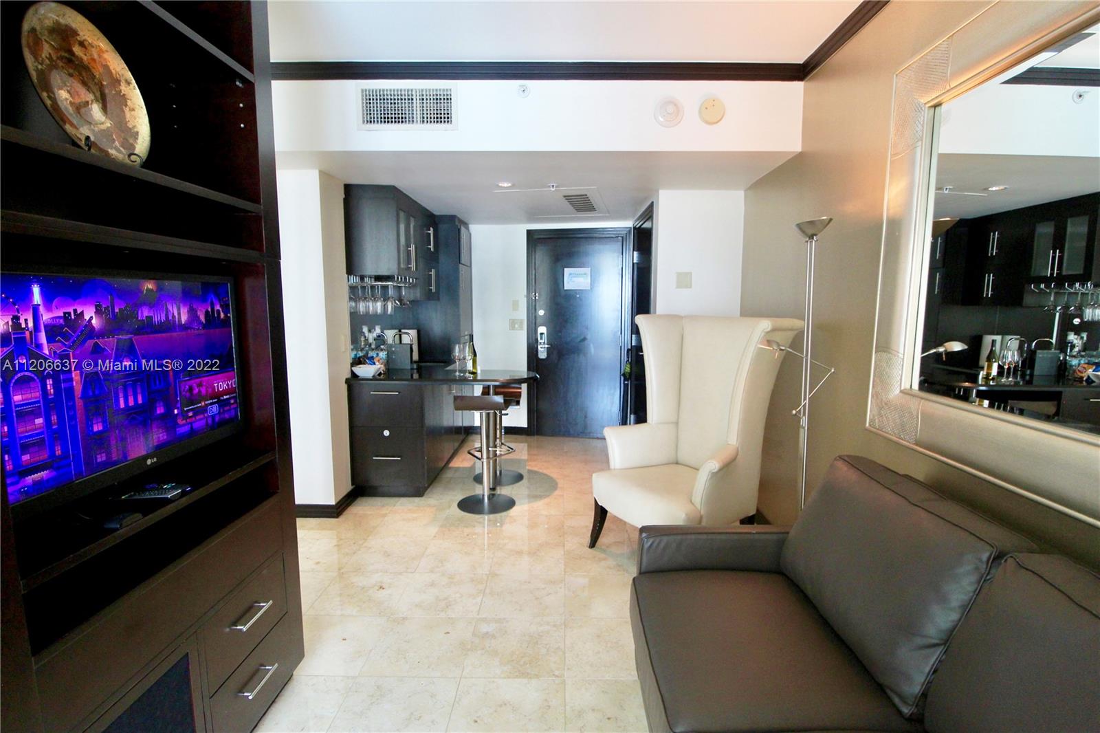 DE SOLEIL S BCH RESIDENTI - Residential