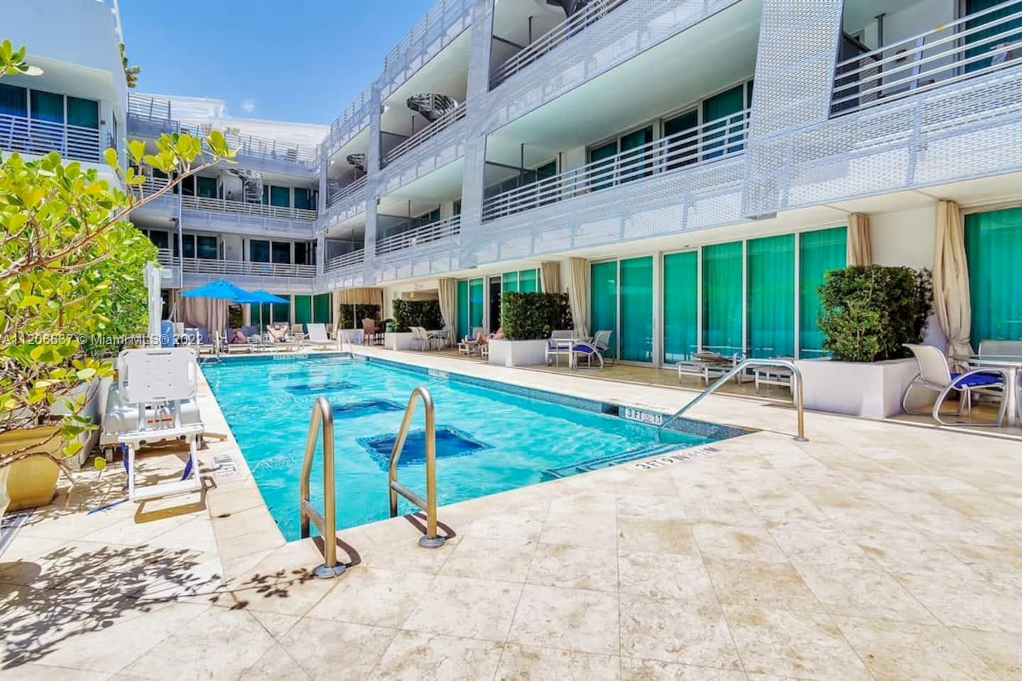 DE SOLEIL S BCH RESIDENTI - Residential