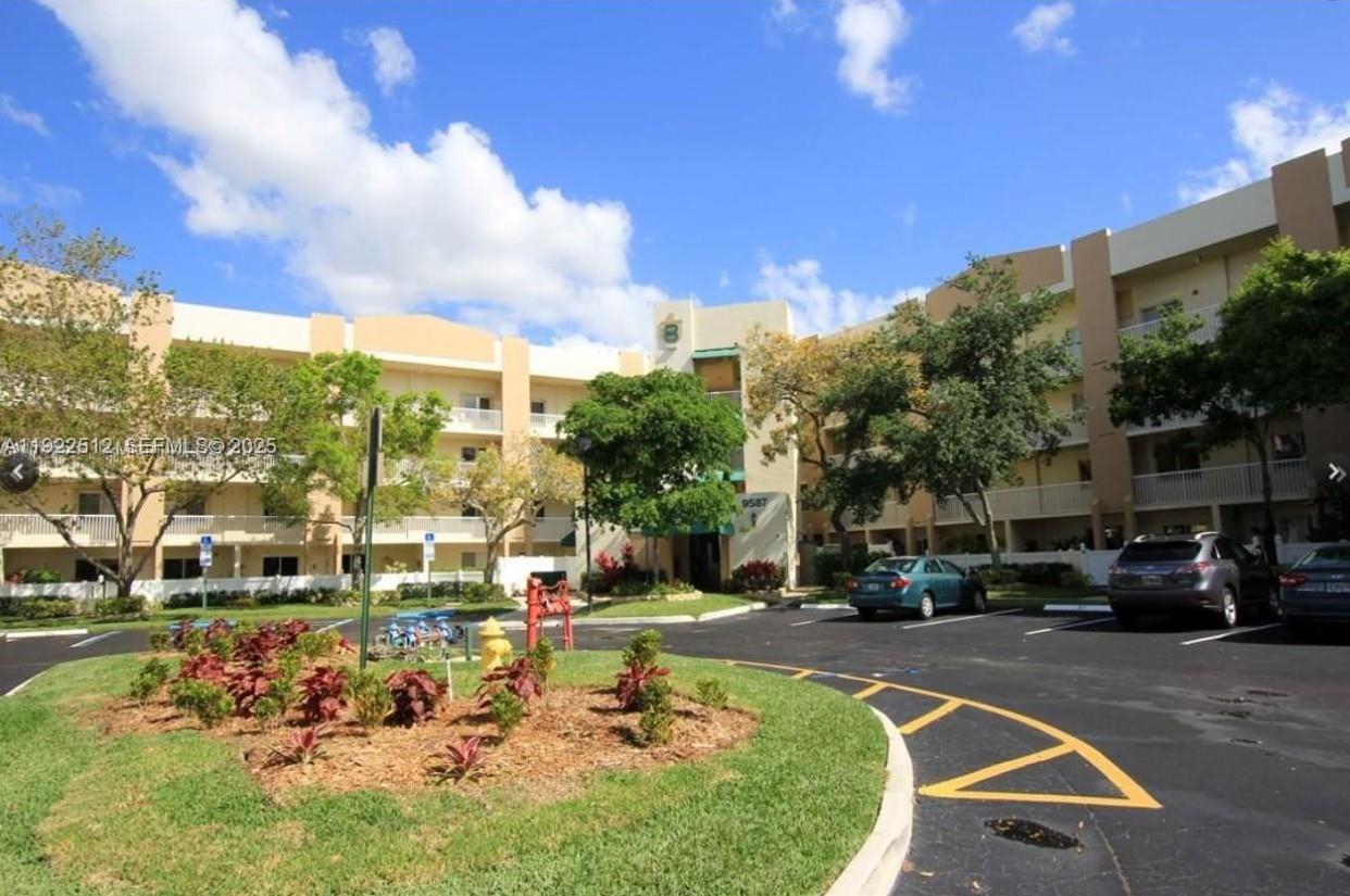 WELDON CONDOMINIUM - Residential