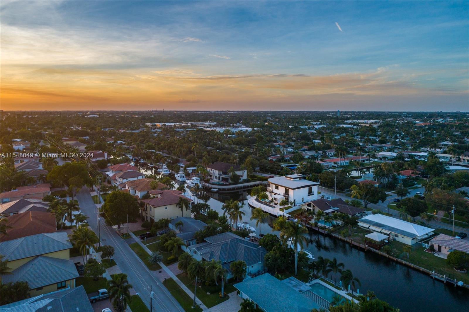 CORAL KEY VILLAS 2ND SEC - Residential