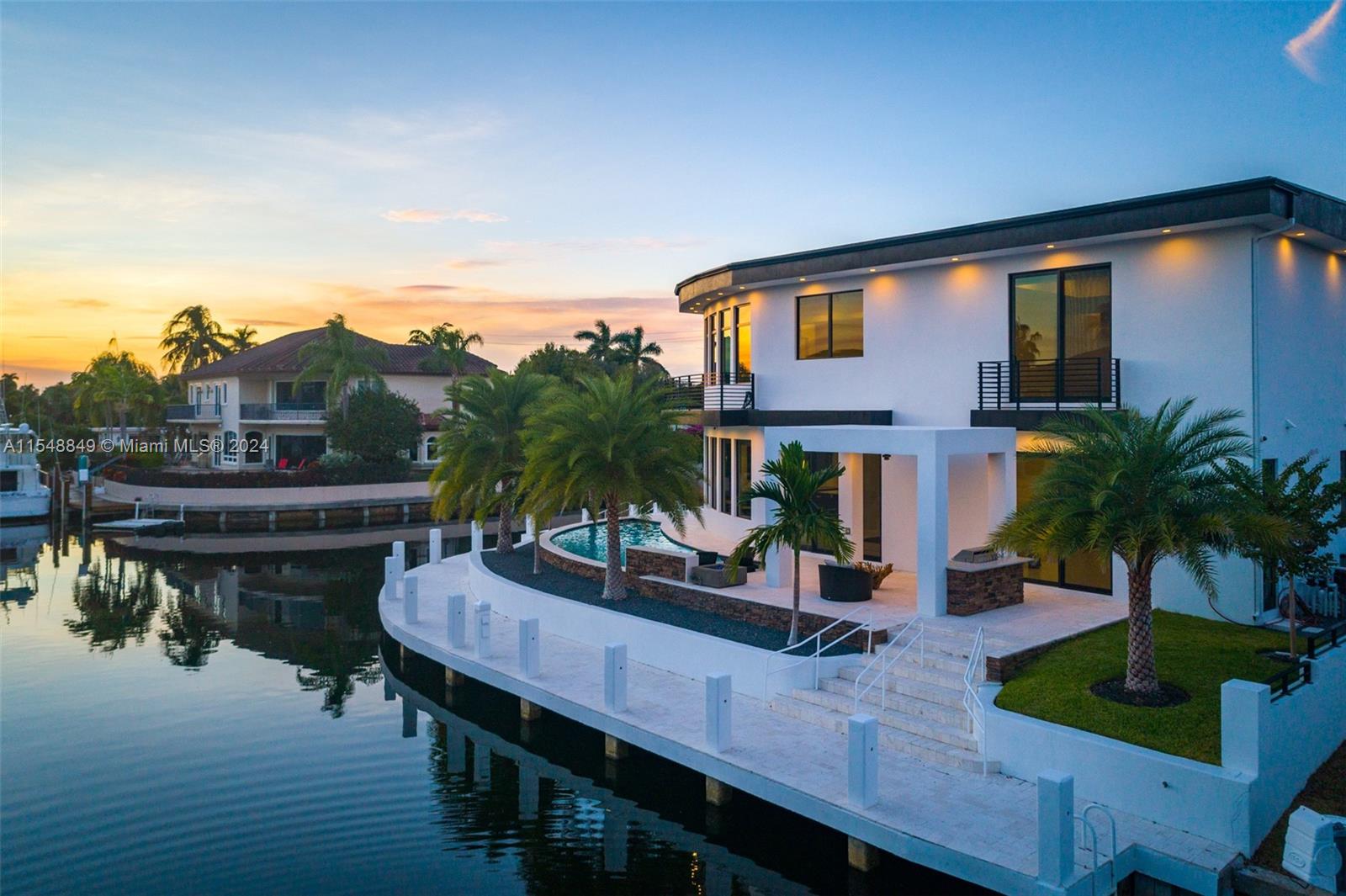 CORAL KEY VILLAS 2ND SEC - Residential