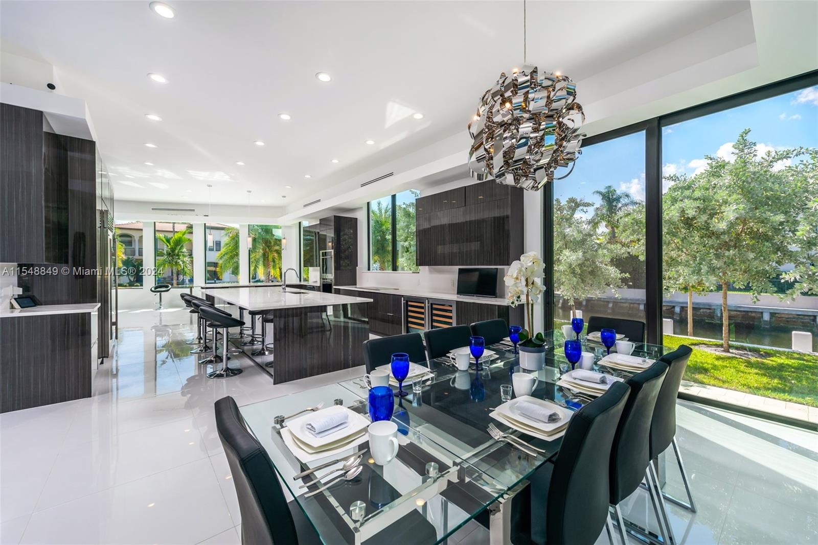 CORAL KEY VILLAS 2ND SEC - Residential
