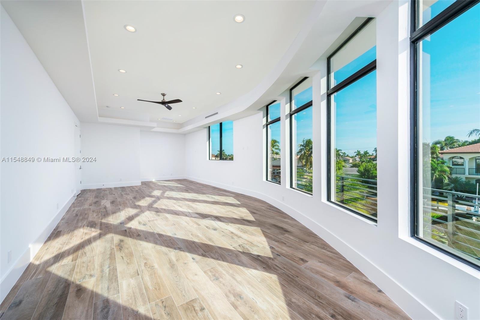 CORAL KEY VILLAS 2ND SEC - Residential