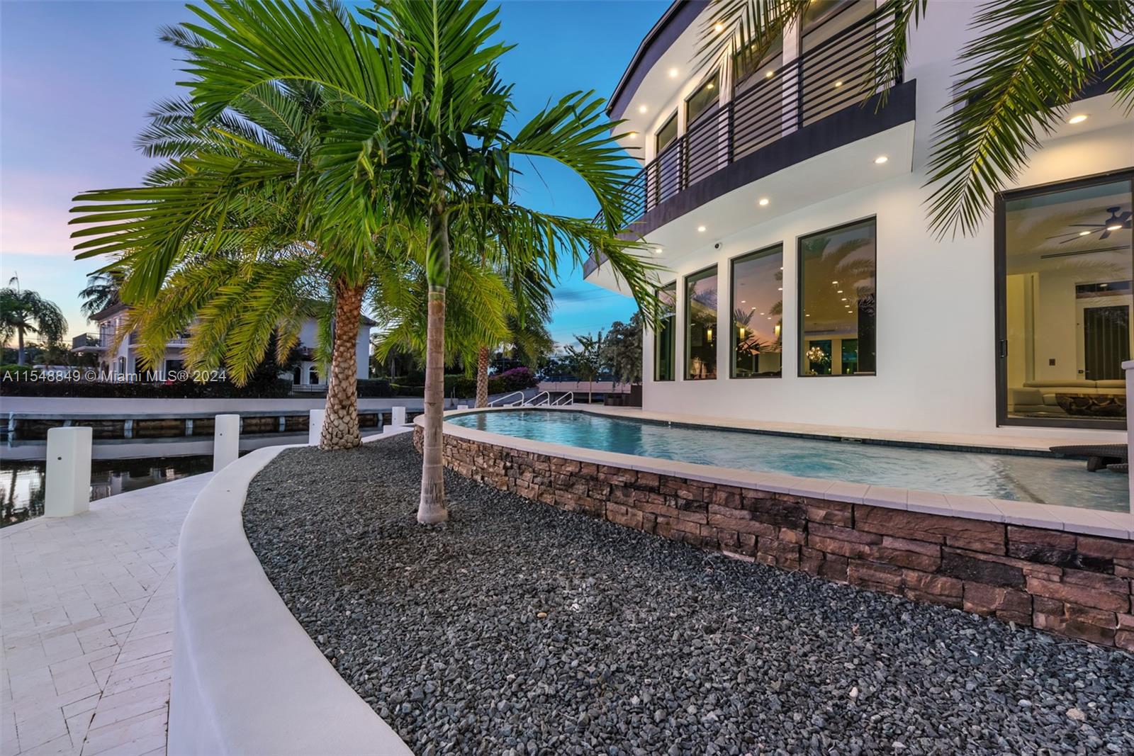 CORAL KEY VILLAS 2ND SEC - Residential