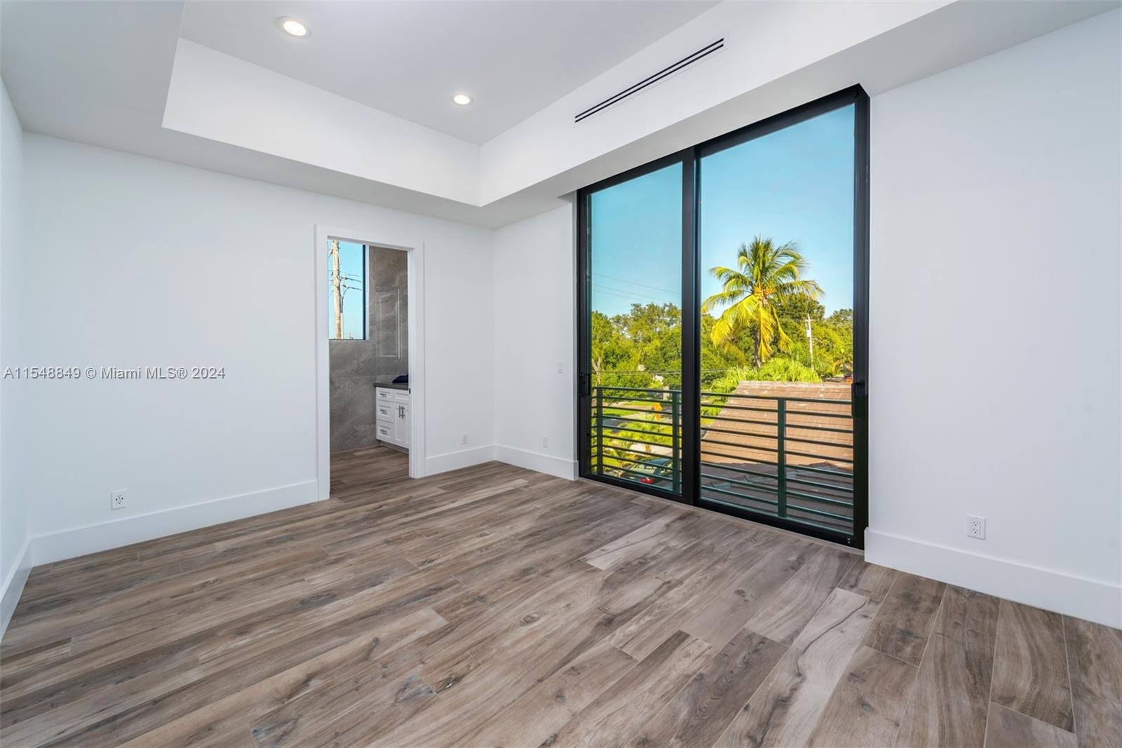 CORAL KEY VILLAS 2ND SEC - Residential