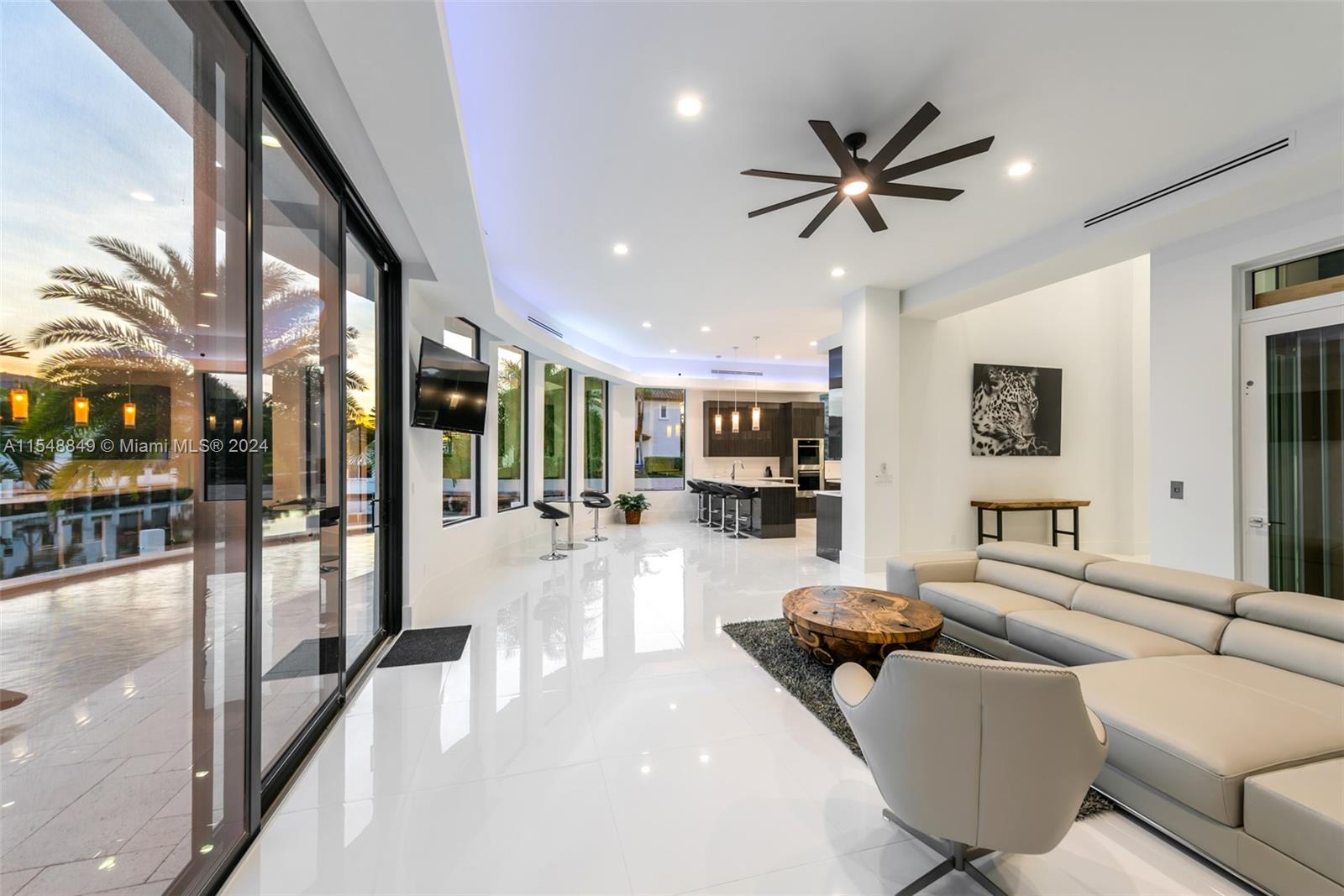 CORAL KEY VILLAS 2ND SEC - Residential
