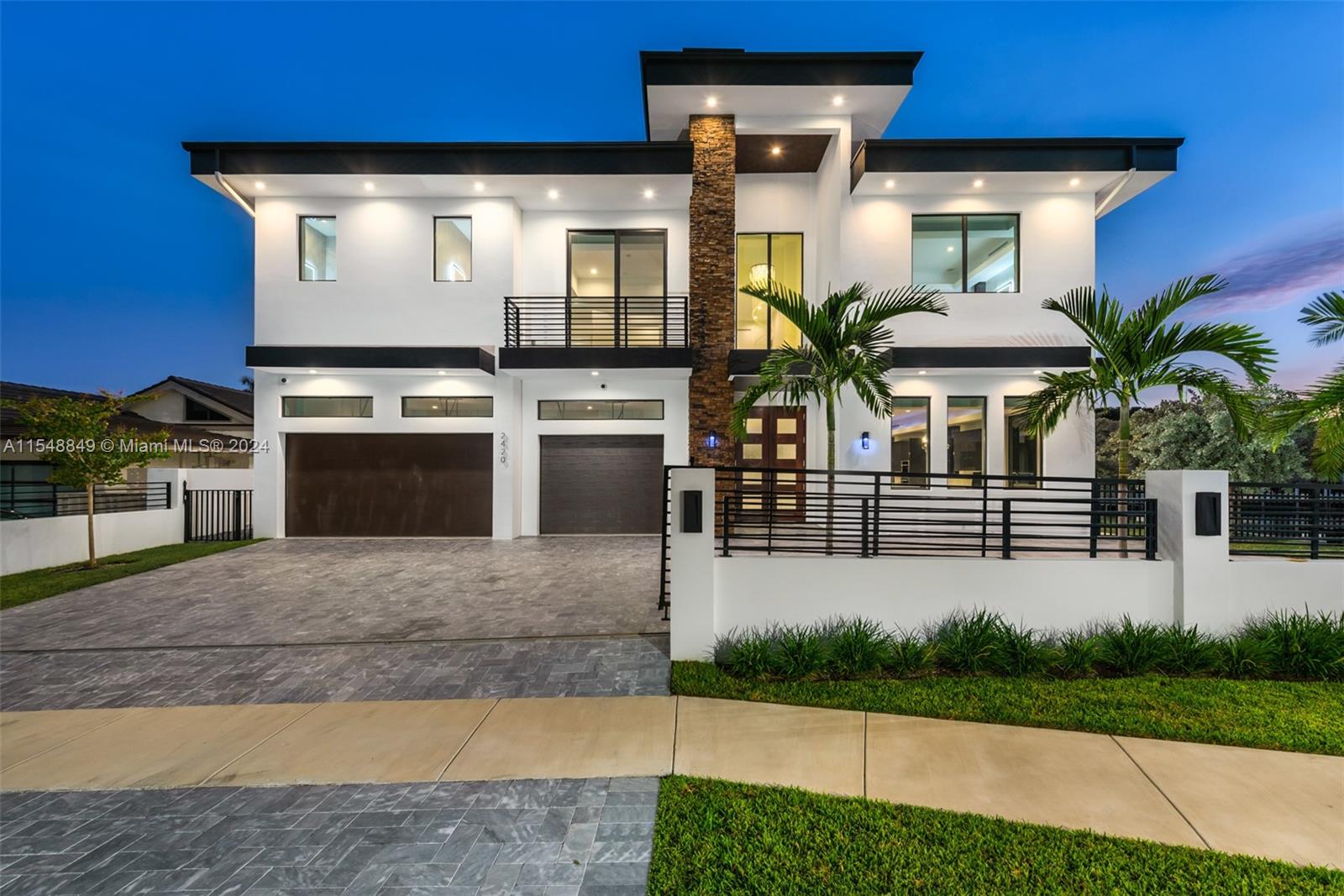 CORAL KEY VILLAS 2ND SEC - Residential