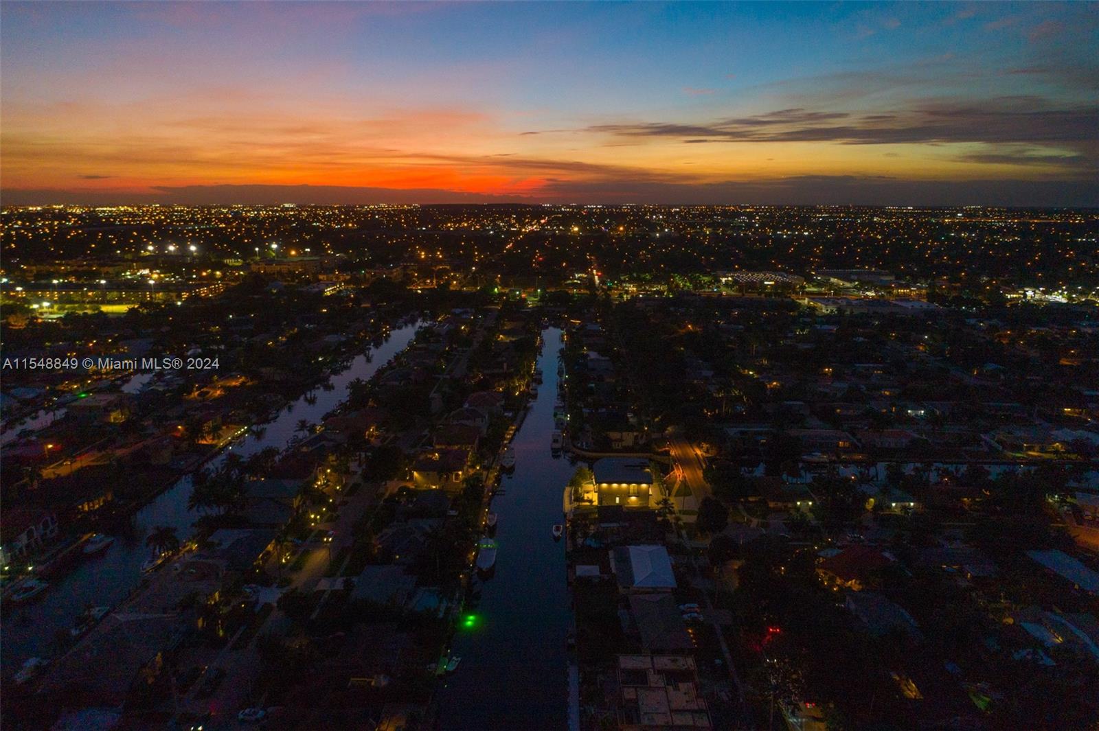 CORAL KEY VILLAS 2ND SEC - Residential