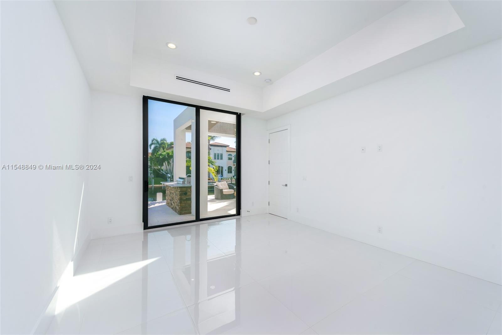 CORAL KEY VILLAS 2ND SEC - Residential