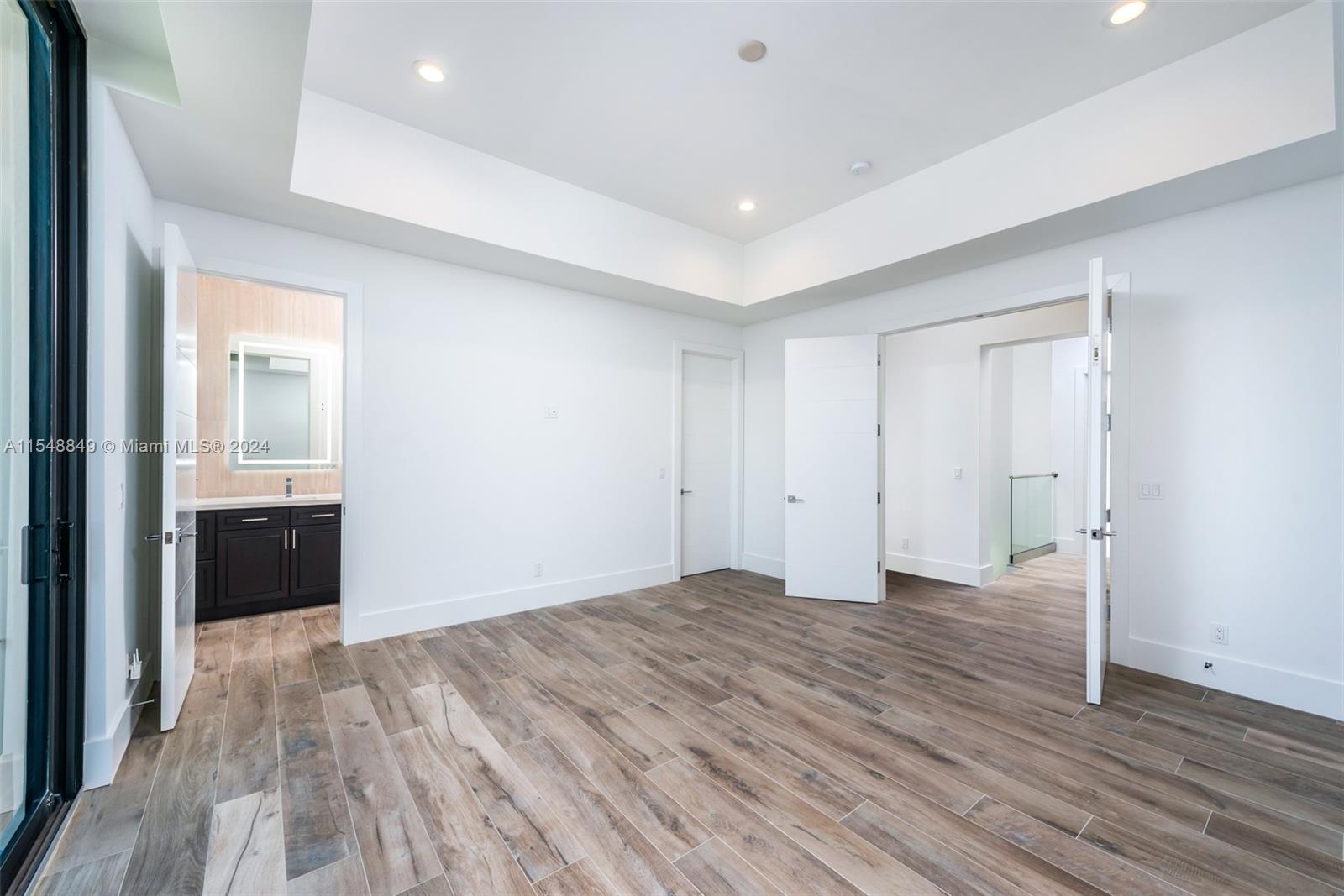 CORAL KEY VILLAS 2ND SEC - Residential