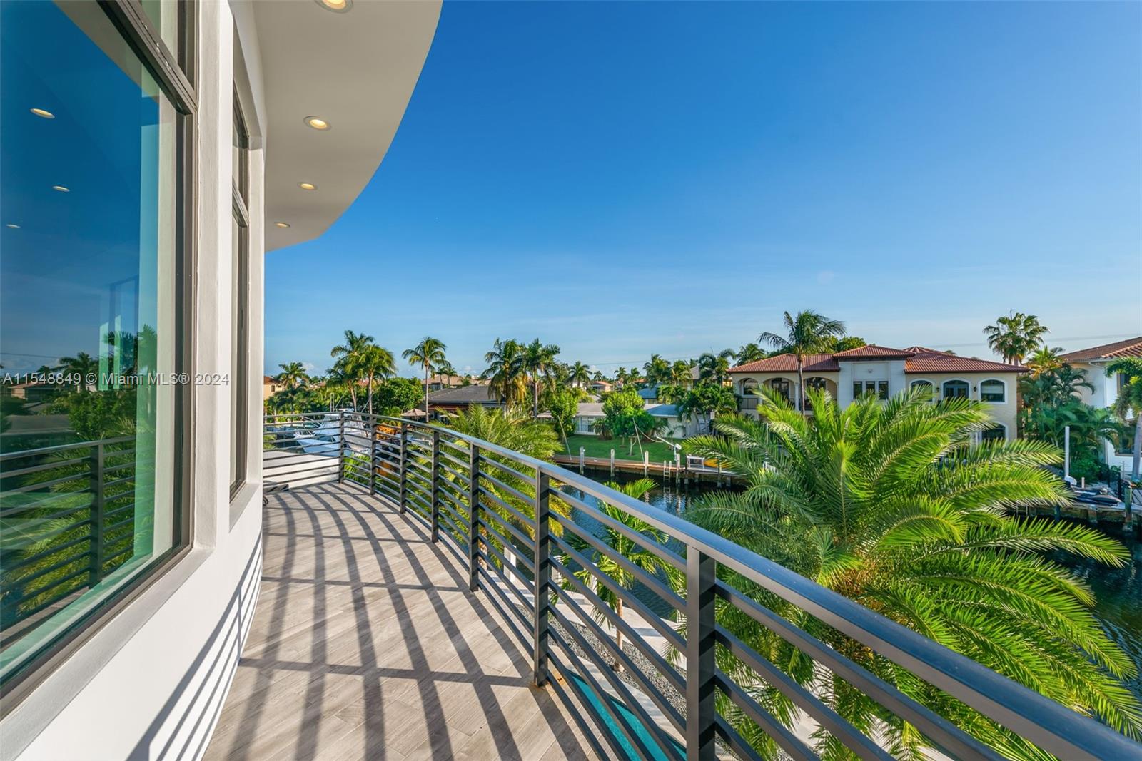 CORAL KEY VILLAS 2ND SEC - Residential