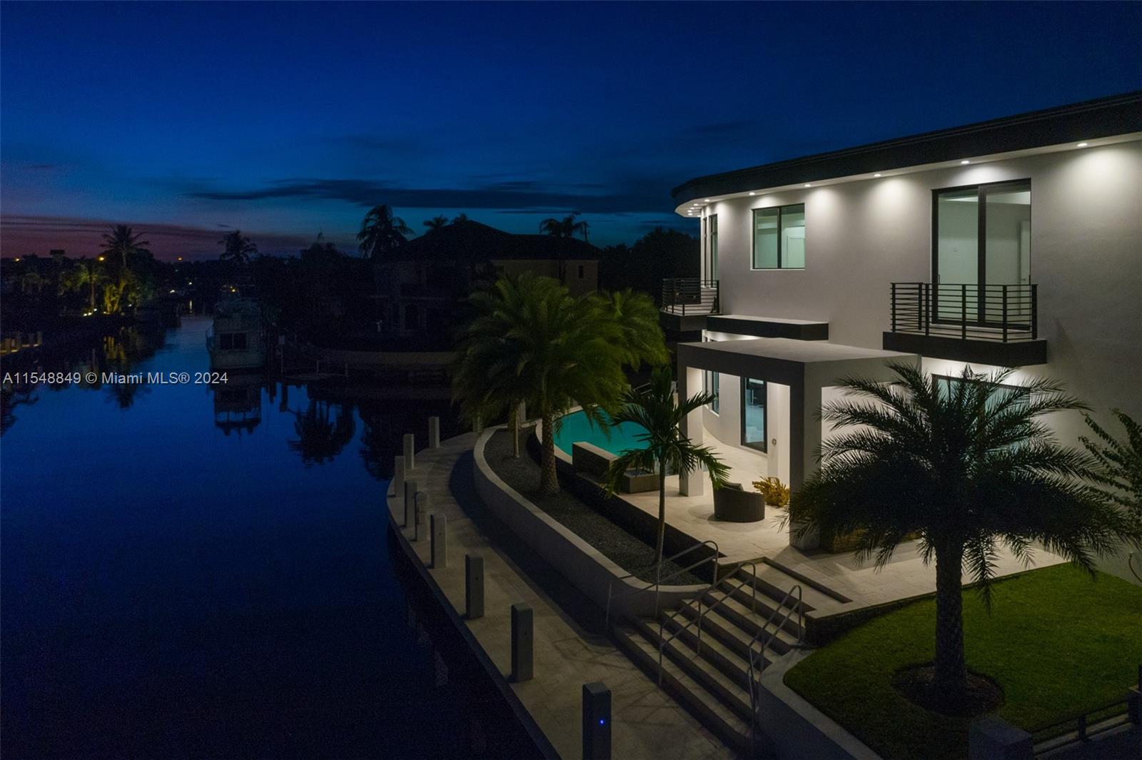 CORAL KEY VILLAS 2ND SEC - Residential