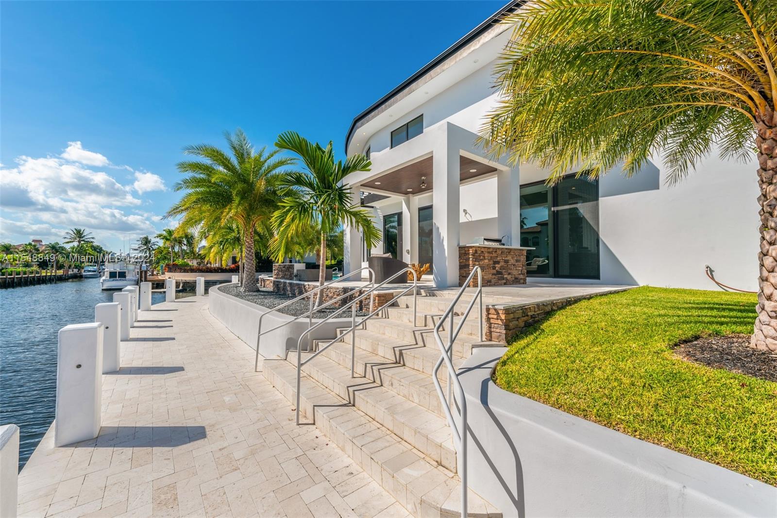 CORAL KEY VILLAS 2ND SEC - Residential