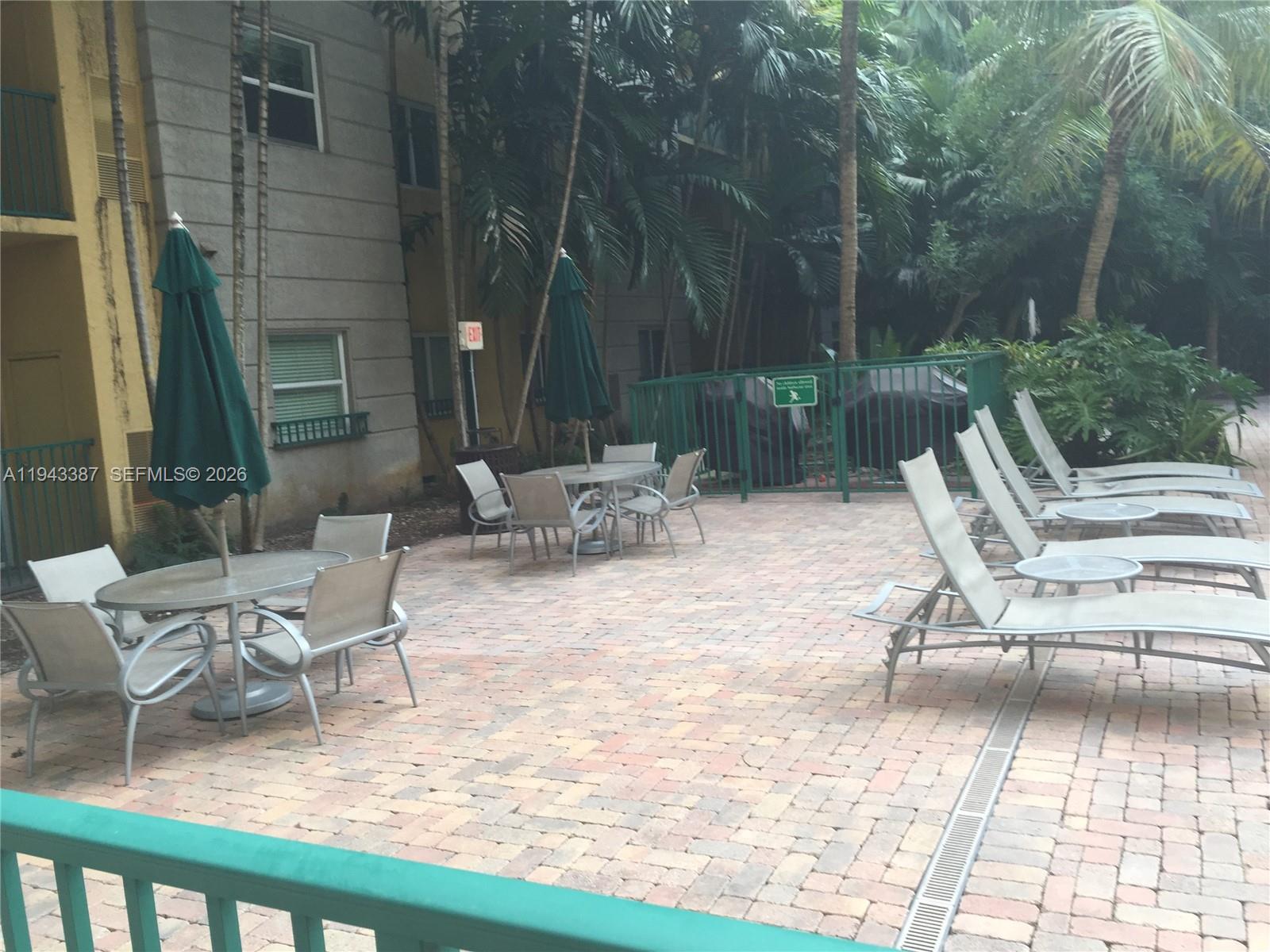 VALENCIA CONDO - Residential