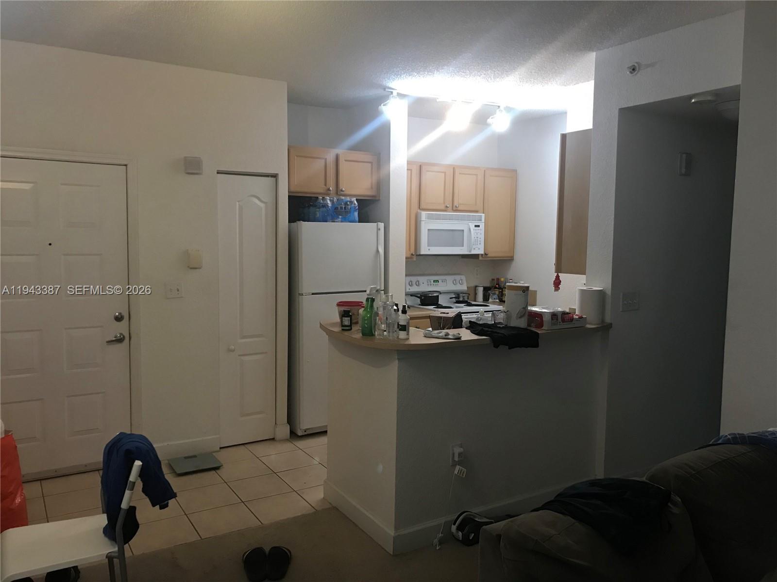 VALENCIA CONDO - Residential