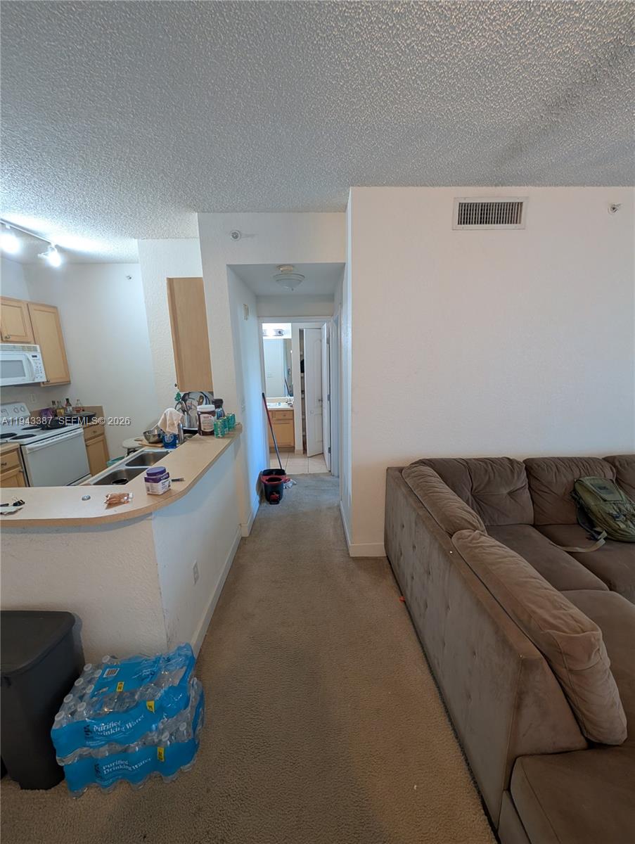 VALENCIA CONDO - Residential