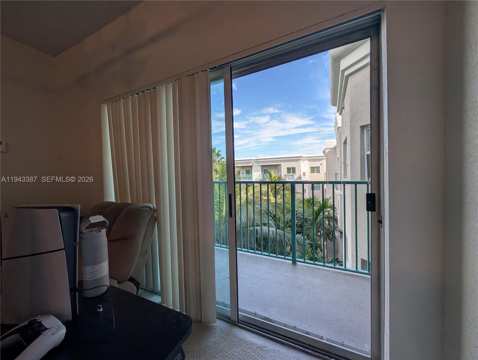 VALENCIA CONDO - Residential