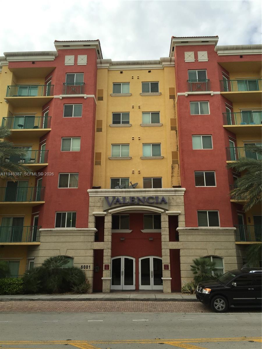 Roomy 1/1,Includes 1 parking space, building has 24/7 security, on-site management, pool, billiards, clubhouse, gym and more. Tenant occupied through May 2026