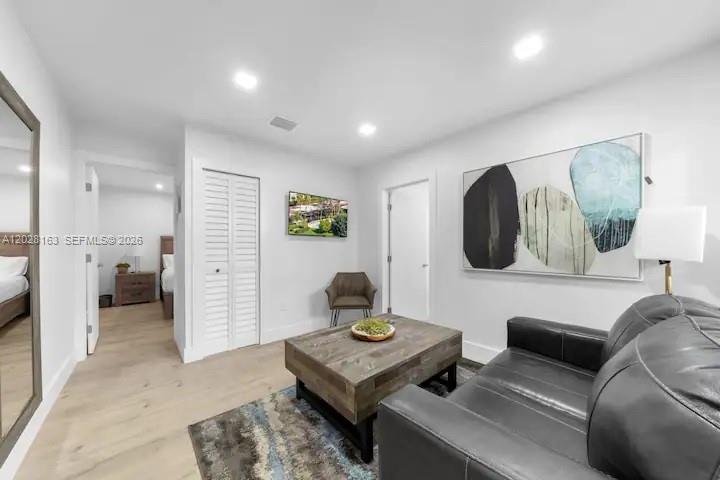 TAMIAMI GROVES NO 2 - Residential Lease