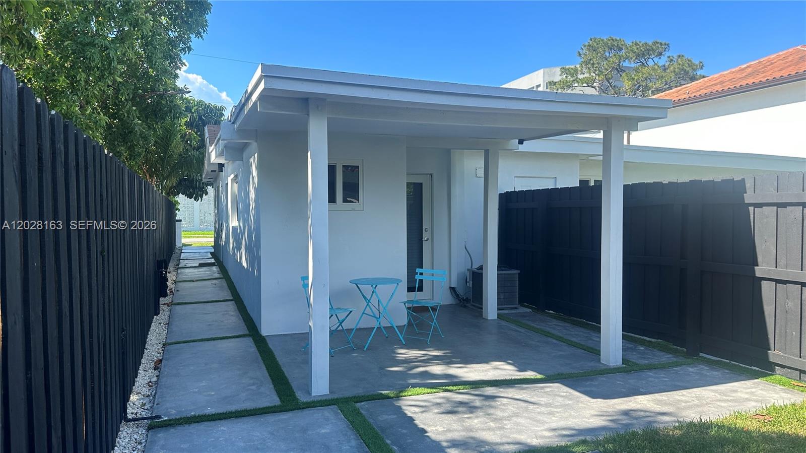 TAMIAMI GROVES NO 2 - Residential Lease
