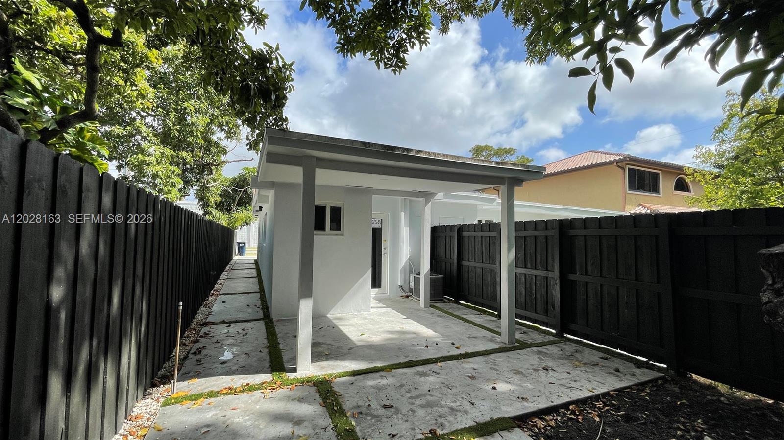 TAMIAMI GROVES NO 2 - Residential Lease
