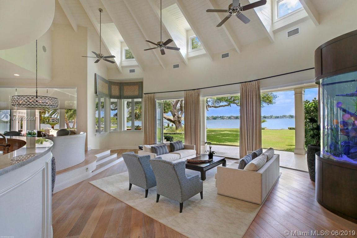 PENNOCK POINT - Residential