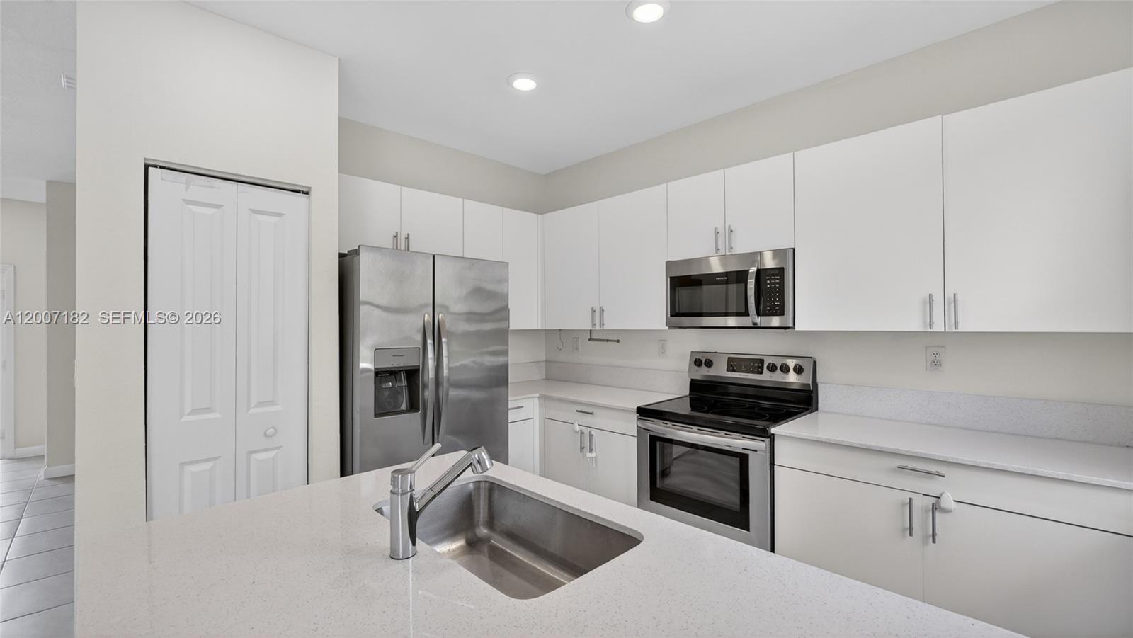 KENDALL ASSEMBLAGE SOUTH - Residential