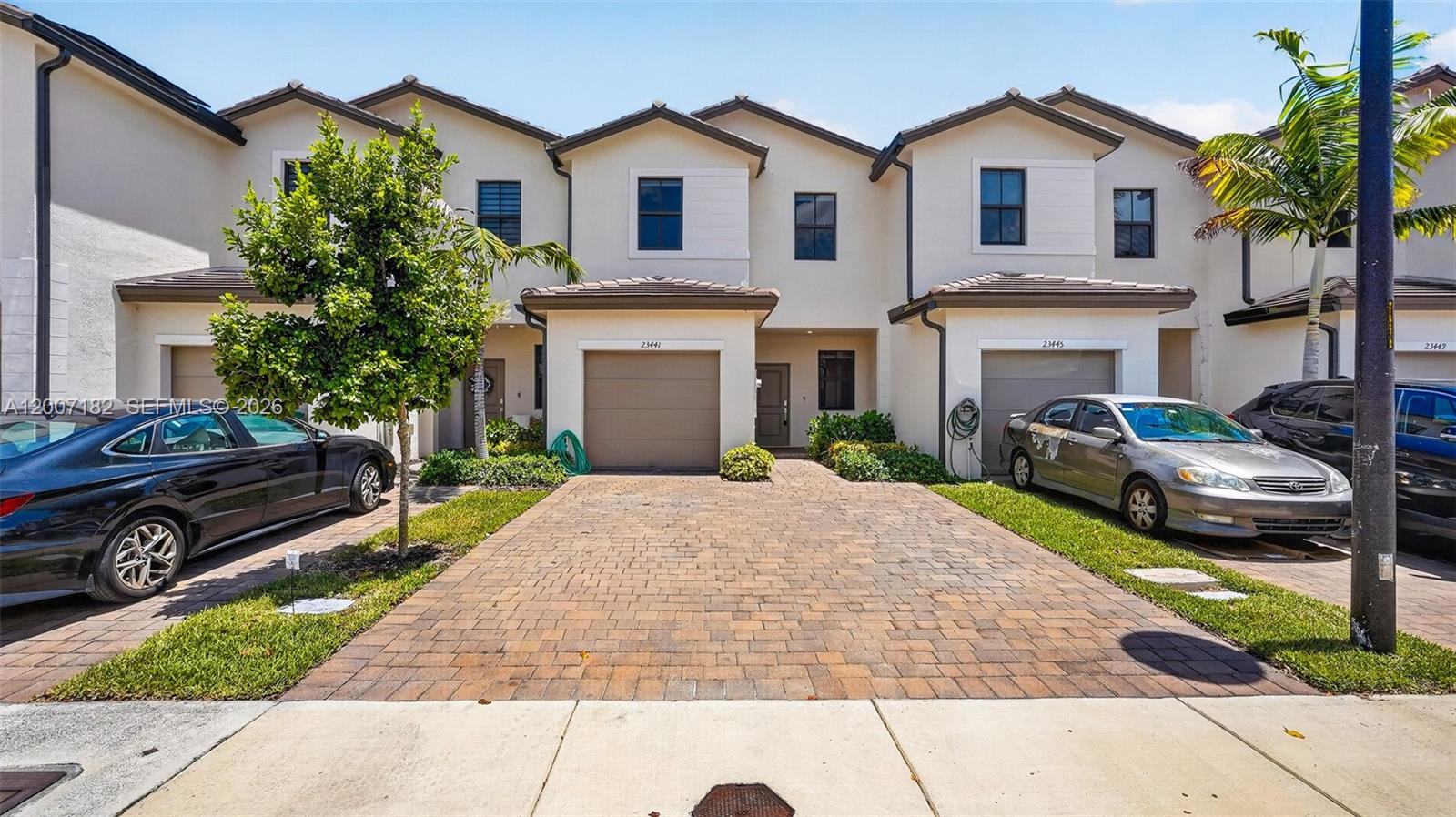 KENDALL ASSEMBLAGE SOUTH - Residential
