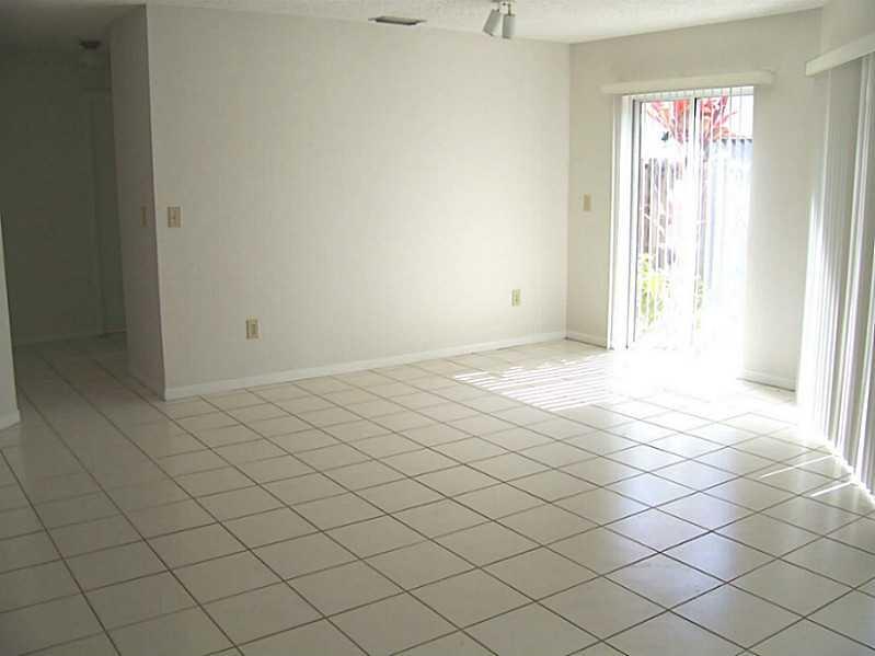 DORAL LAKES - Residential Lease