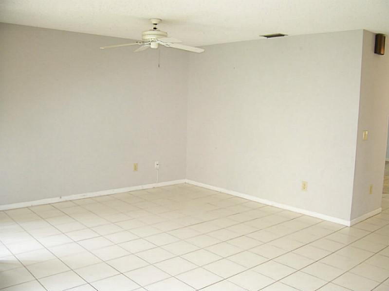 DORAL LAKES - Residential Lease