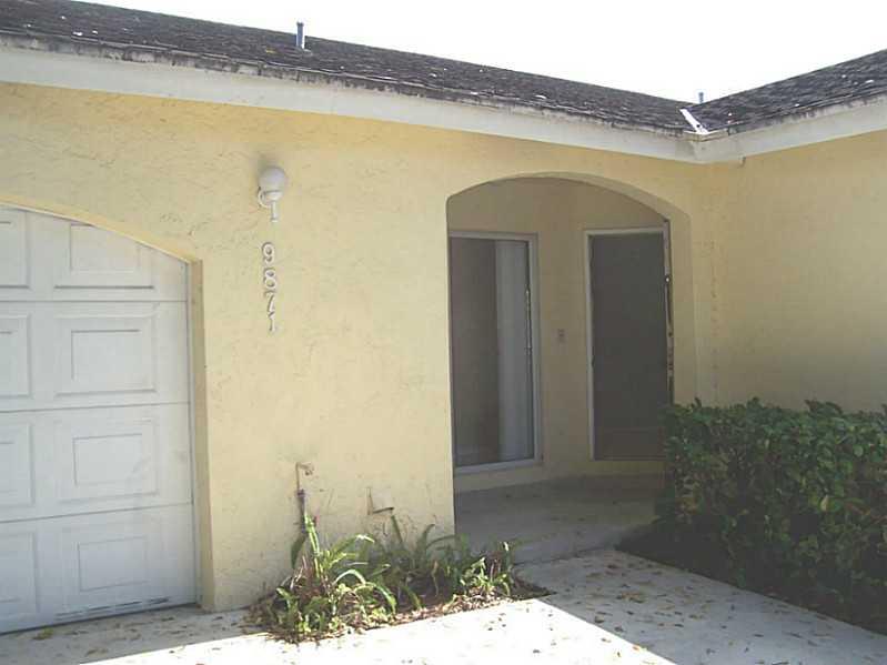 DORAL LAKES - Residential Lease